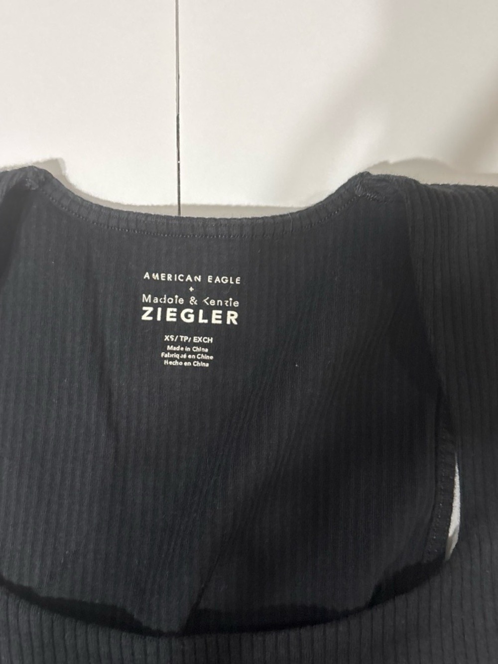 American Eagle Outfitters Black Ribbed Crop Tank - Picture 3 of 3
